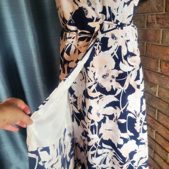 Leith Women's Blue Floral Wrap Dress Short Flutter Sleeve Knee Length - Size L - Picture 3 of 14